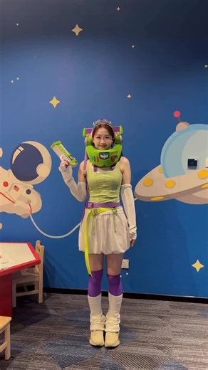 To infinity and beyond 🔭🚀🧑‍🚀 Credit to @ayumihills #buzzlightyear #disney #toystory #巴斯光年 #玩具奇兵 #halloween #cosplay | Cherry Lam 林小美