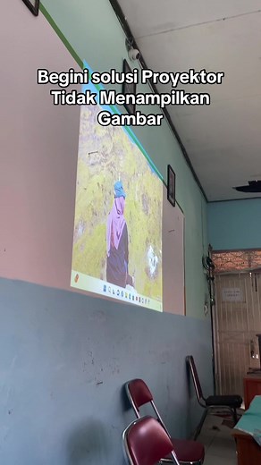 Begini Solusi Proyektor Tidak Menampilkan Gambar