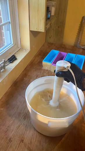 3 Soaps with Local Raw 🍯and No Essential Oils! 👉Honey is a natural humectant. It helps moisturize and soothe the skin 👉Having No Essential Oils, these soaps are gentle enough for sensitive areas!!⁣ .⁣ .⁣ .⁣ .⁣ .⁣ #soapmaker #allnatural #essentialoils #smallbusiness #asmrsounds #asmrsoap #asmr #satisfying #soapcarving #asmrvideo #soapcurls #soapcrafting #soapmaking #asmrvideos #softsoapcutting #soapcutting #soapoverload #satisfyingvideos #soaprelax #skincare #asmrcommunity #oddlysatisfying #so