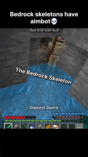 Minecraft bedrock Skeletons have aimbot💀#shorts#minecraft