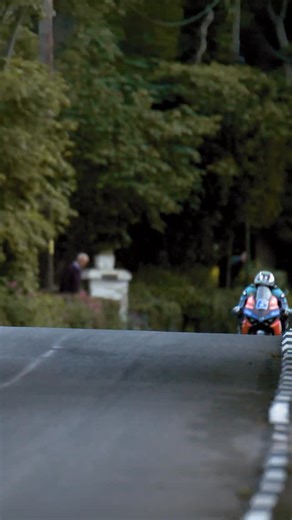 98K views · 19K reactions | The Bull on a charge through Milntown.  #tt2025 #isleofmantt #roadracing #michaeldunlop | Isle of Man TT Races | Facebook