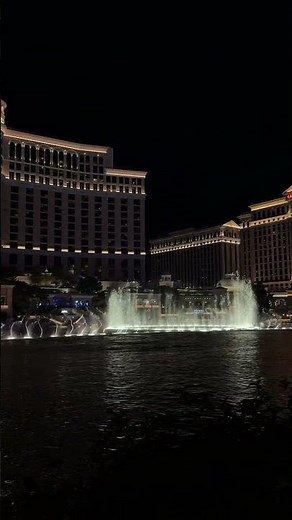 Bellagio Fountains Show in Las Vegas ✨ | Mesmerizing Water & Lights