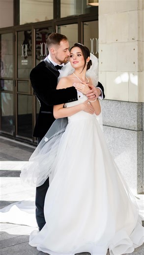 Leigh | Calgary Wedding Photographer | Banff | Alberta on Instagram: "As a Calgary Wedding Photographer, I edit every photo like it’s the most important moment of your life — because it is. 😉 Had to speed up because I don’t want to bore you of 30+ mins of technical editing process and it won’t fit here on Instagram but I wanted to give you a glimpse of my thoughts on why I take a photograph, creative process on choosing, editing and curating your final gallery. This is what goes on during the c