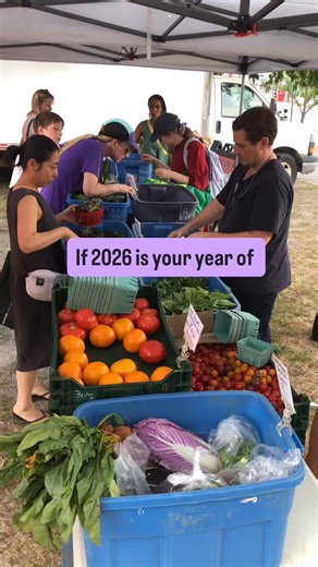 What’s a CSA? 🧐 Community Supported Agriculture is a model that directly connects farmers and eaters. At the beginning of the season, you sign up and pay for your share of the season’s vegetables. Your support helps your farmers buy the seed, compost, and equipment we need for the year ahead. Then your farmers provide you with baskets of fresh, local produce all season long. Curious? Look for a farm with a CSA program near you! | Ferme Agricola