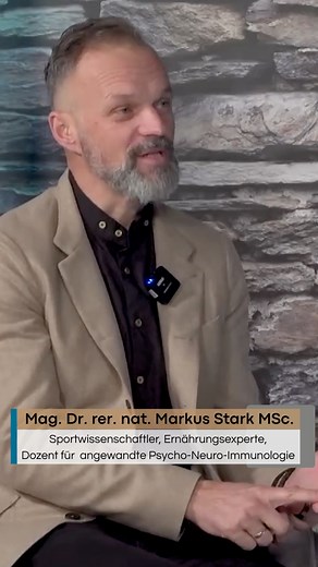 💥"Wer hätte gedacht, dass ein Darmproblem psychische Probleme auslöst?" - Dr. rer. nat. Markus Stark MSc. 🧠 Darm & Psyche hängen direkt zusammen! Ein gestörtes Mikrobiom kann Depressionen, Schlafstörungen, Antriebslosigkeit und Entzündungen auslösen. 🌿 Dr. Markus Stark erklärt, wie Glutamin, Probiotika & Zink den Darm regenerieren, die Schleimhaut stärken und warum Heilung des Darms oft der Schlüssel für mentale und körperliche Gesundheit ist. | Evosan - Markus Stark