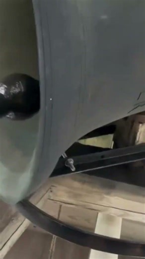 Hieslum, elektrisch luiden van de luidklok.