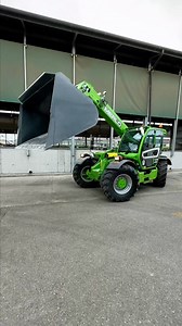 Che eleganza 😎 • #ad #adv #advertising #merlo #merlogroup #tractor #farm #farmhouse #farming #farm365 #landwirtschaft #landwirt #agricoltura #agricultura #agriculture #agriculture_global #agriculturelife #countryside #agro #agronomia | Az.agricola Belluco