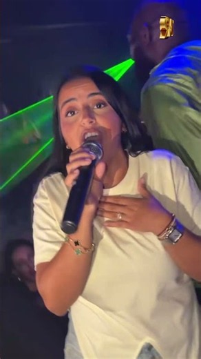 Marwa Loud en showcase performe ses classiques 💥 #marwaloud #pourtoiii #showcase #concert #live