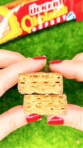 Ülker Çikolatalı Gofret CRUNCH ASMR 🍫💥 Oddly satisfying