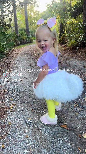 Daisy Duck Halloween Costume Ideas for Kids