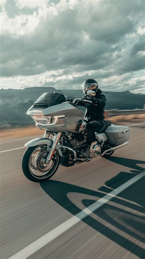 61K views · 1K reactions | Slice right through. Hit hard and fast with the advanced aerodynamics of the Sharknose fairing and the Milwaukee-Eight 117 V-twin engine's 130 ft-lb of torque. 2025 Road Glide ➡️ h-d.com/roadglide Find a Dealership ➡️ h-d.com/dealerlocator | Harley-Davidson | Facebook