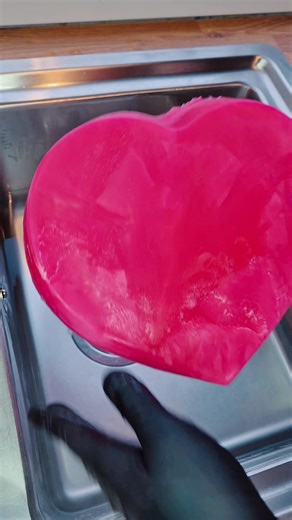 Creating Stunning Frozen Gingerbread Decorations