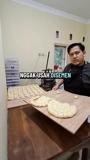 101K views · 1.5K reactions | Alas rounding dari granit, ngerounding jadi makin satset, adonan cpet mulus dan cepet padet. #donat #donuts #alasrounding #vod #reels #reelsfyp | Adi Muzakky Fuadi | Facebook