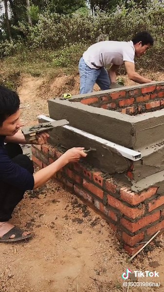 Building a Brick Structure: Step-by-Step Guide