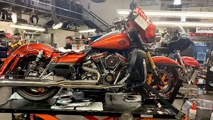 4.2K views · 48 reactions | Aluminum swing arms are wide! SOLUTION Custom MHP Anti-reversion 2>1 triple stepped polished exhaust with wide swing arm mufflers. Call one of our Horsepower Specialist if you need anything. Aaron - Nick - Jamie 615-274-4170 | Moonshine Harley-Davidson | Facebook