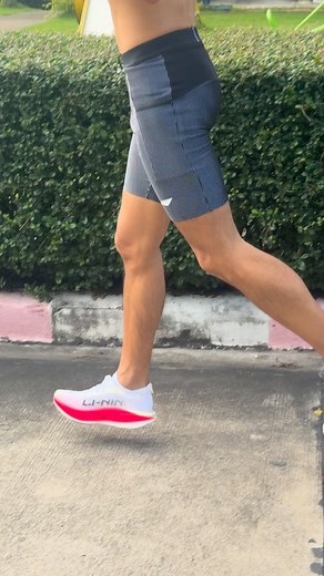 Runningform #ปั๊บปรับท่าวิ่ง #Bangsaen21 #intervalday #runningform #LiningFEIDIAN5ELITE | Kraisorn Wisaswoharn