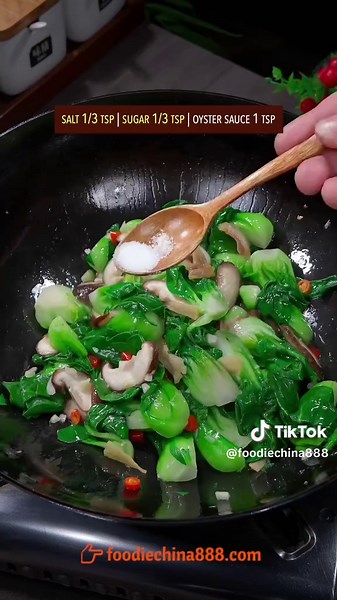 Stir-Fried Bok Choy and Mushroom Recipe from China