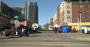Denverites stepping in to help migrant families as city resources are stretched thin