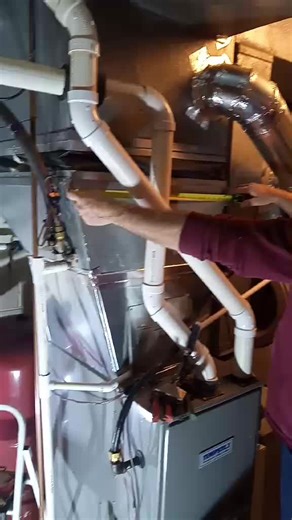 taking a 24 inch drive off a duct with the Midwest duct cleat driver ##sheetmetalworkers##toolsofthetrade##sheetmetal##sheetmetaltools##toolstoday##hvac##hvaclife##amazon##union