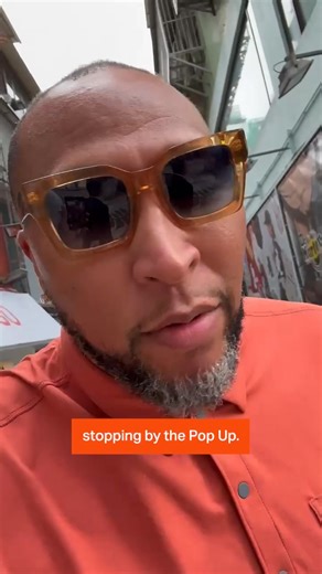 48K views · 1.5K reactions | Suns fans, look who we ran into in China  The Matrix will be ready to watch us play at 5am Friday morning! | Phoenix Suns | Facebook