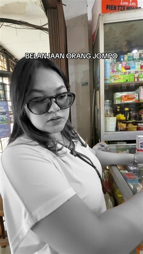 Inilah dunia gue yang sebenarnya.. Gue se CINTOT! Cinta TOTAL itu! Ada yang sama juga kaya gue? Apakah kalian punya rekomendasi tempat untuk beli kaya ginian di tempat kalian? #Pasarbaru #minyakangin