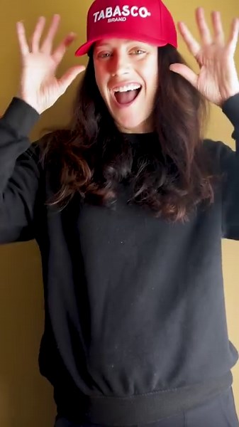 18K views · 103 reactions | Check out this delish pizza recipe from Claire Joy Cooks and #LightThingsUp with TABASCO® Buffalo Style Hot Sauce 襤 | Tabasco | Facebook