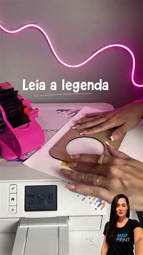 Olha que criatividade: o MDF entra no kit e muda a sensação de presente pronto.