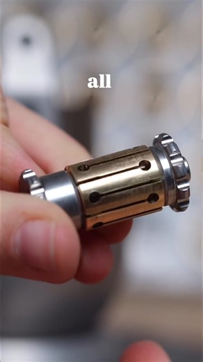 Did you know that prong trick? If you are in need of our NEW ring holder comment “holder” for a direct 🔗 | Pepetools