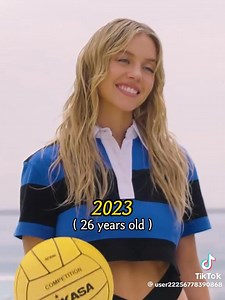 101K views · 7.4K reactions | Sydney Bernice Sweeney (born September 12, 1997) is an American actress. She first gained attention in 2018 for appearing in the television series Everything Sucks! and The Handmaid's Tale, and in the limited series Sharp Objects. The following year, she played a small role in the Quentin Tarantino-directed film Once Upon a Time in Hollywood. | Nonualco | Facebook