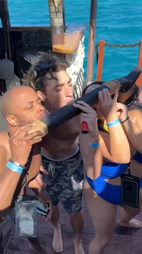 Falling in love with Fiji over and over again... #SeventhHeavenFiji #FloatingBarFiji #BucketListFiji #FijiExperience #VisitFiji | Seventh Heaven Fiji