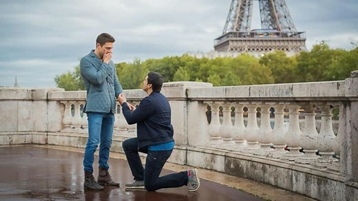 ABC News' Gio Benitez Gets Engaged in Paris