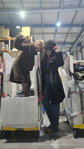 The vibes before @sallyjackstvmum & @simonemasonmodel go live on air👏🏼📽️ #idealworld #idealworldtv #shopping #fashion | Ideal World
