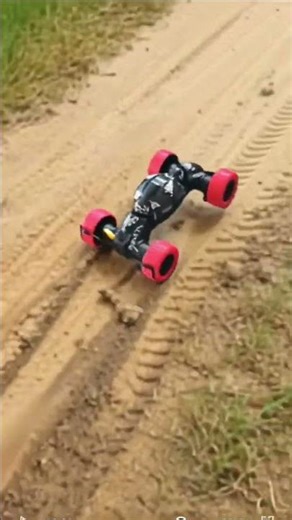 jalan tanah pun dilibas