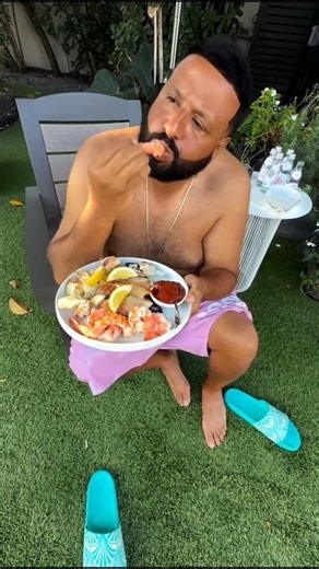 DJ Khaled Eating Seafood Plater🦞🦀 #djkhaled #eating #shorts