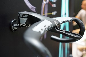 FSA integrated stem/headset system gets closer, tubeless rear disc wheel debuts