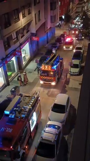 VOCES DE A CORUÑA | @bombeiros_coruna se han ido al Agra de Orzán esta tarde para realizar una comprobación de gas #VDAC | Instagram