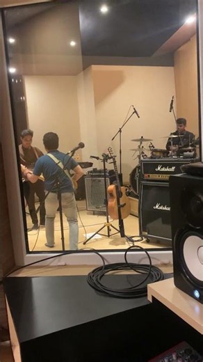 Juicy Luicy main lagu metal 🤘