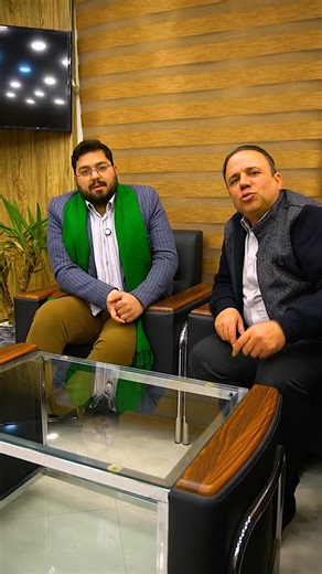 ‎وحید غلامی (پیج مهربانی)‎ on Instagram‎: "دوستان عزیز ✨ این پست رو ذخیره کنین و برای دوستاتون بفرستین ❤️📩 باز هم یک مهربونی دیگه از مهربون‌های شهرمون 🌿💛 لطفاً استوری‌های پیج مهربانی رو دنبال کنین تا از هدیه‌هاتون جا نمونین 🎁👀 به ۸ نفر از دوستانی که زیر همین پست کامنت یا علی بزارن و کامنت رضایت بزارن به قید قرعه هدیه تقدیم میشه #کاروان_کربلا [بهترین‌خدمات‌ممکن باکمترین‌هزینه‌ممکن] 🗓️اولین‌حرکت‌؛ ۲۰و۲۱دی‌ماه ✅اقامت‌۷روزه‌درعراق 🚃🚃دوسرقطاری۱۸,۰۰۰,۰۰۰تومان ✈️🚃یکسرهوایی۳۰,۰۰۰,۰۰۰تومان ✈️✈️د