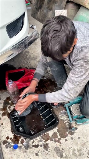 Transmission filter cleaning #transmisson #filter #clening #digitalmechanic #carcare