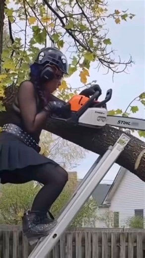 Tag you girlfriend if she thinks she can do what you do,,☝️🤣 #donttrythisathome #chainsaw #yardwork #girlfriend #coolreels #funnyvideos #comedy #shorts #OMG #viral #foryoupage #followformore | Matthew Collette