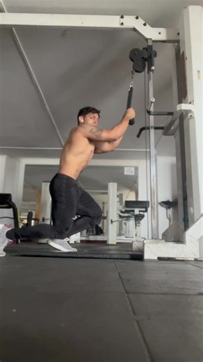 Effective Cable Machine Workout for Muscular Build