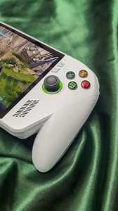 13 reactions | Finally unboxed the ASUS Xbox ROG Ally, AMD Z1 Extreme 120Hz 7” Screen Full Windows 11 Mode inside 勞 #ROGAlly #Xbox #asus @xbox @asusrog @rog_usa | SimplyPops | Facebook