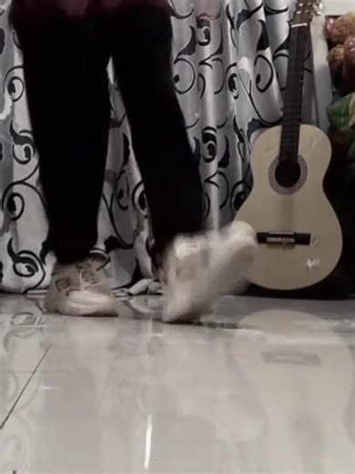 Explore the Energetic Tara Mood Dance Routine