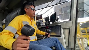 168K views · 8.4K reactions | #ViernesDeDiversidad | En Cerrejón nos llena de orgullo contar con trabajadores Wayúu que aportan productividad para tener una operación segura y confiable, como el caso de Heider Sapuana, operador de pala. Conoce su historia en este video #SomosLaGuajira | Cerrejón Colombia Minería Responsable - Oficial | Facebook