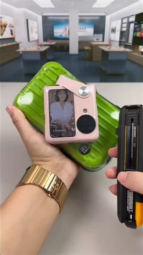 Unboxing the Oppo Find Flip — The Stylish Fold You Need #shorts