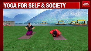 How can yoga help to boost digestion? Listen to Yoga Guru Baba Ramdev #YogaDay2024 #BabaRamdev #ITVideo Sneha Mordani | India Today