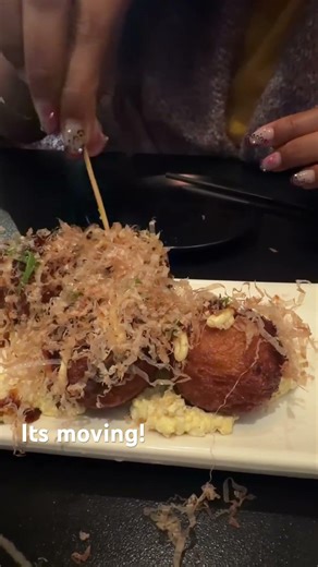 These things are moving on my plate, what are these called?