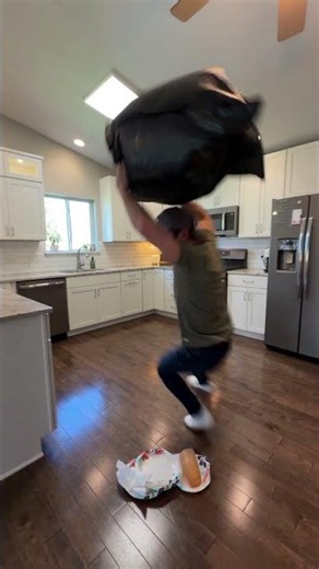 Cleanup panic? Let Hefty Ultra Strong handle it. #HeftyPartner ‪@HeftyBrand‬