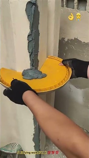 Creative spreader concrete tool from bucket lid