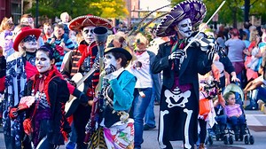 📽️ Happy October! Spend your month soaking up our favorite celebrations in Fort Wayne, Indiana—from fun and festive to strange and spooky. 🎃 Check out even more October events: bit.ly/2zKXjeV | Visit Fort Wayne
